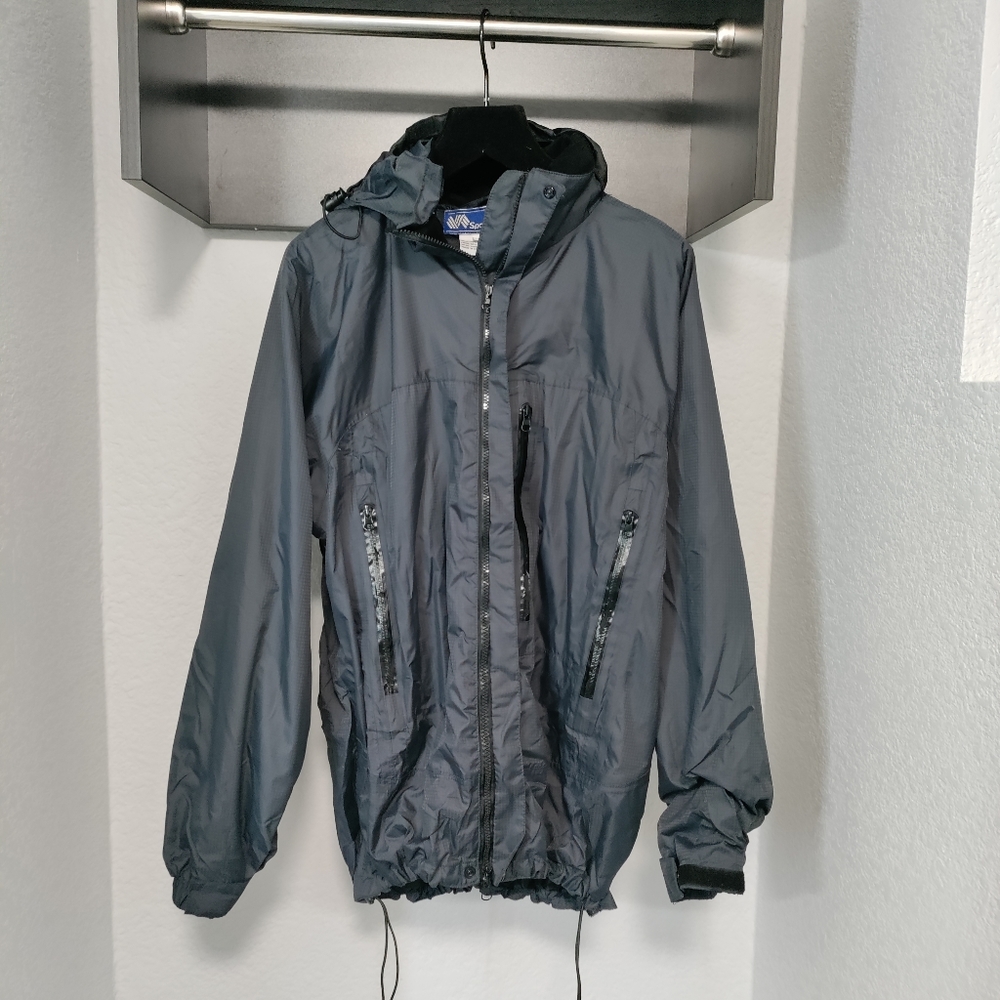 Sportscaster Hooded Rain Jacket with Multipockets size M